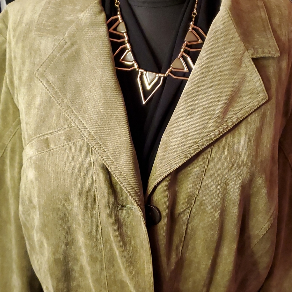 Green Jacket - Picture 2 of 5